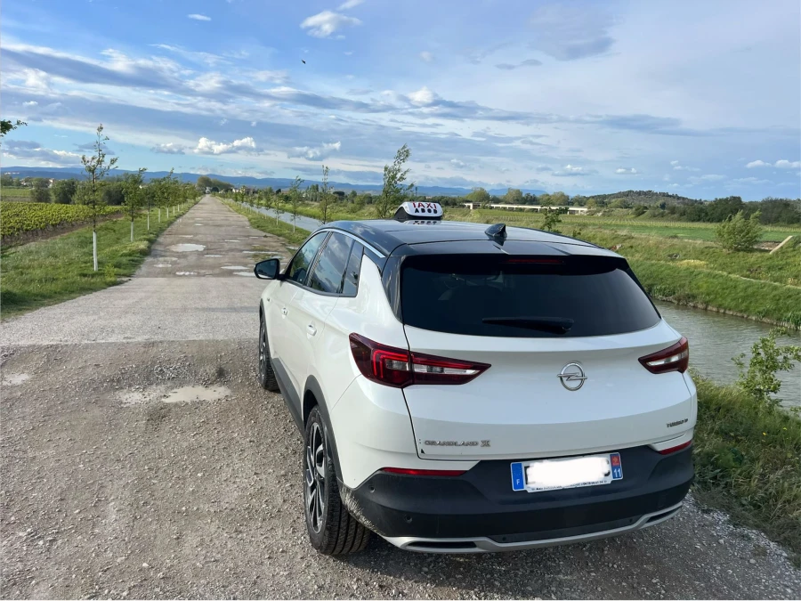 Seb Taxi Sallèlois - Chauffeur de taxi professionnel dans l'Aude